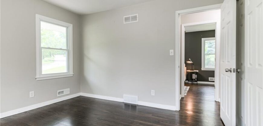 6502 N Main Street, Gladstone, MO 64118