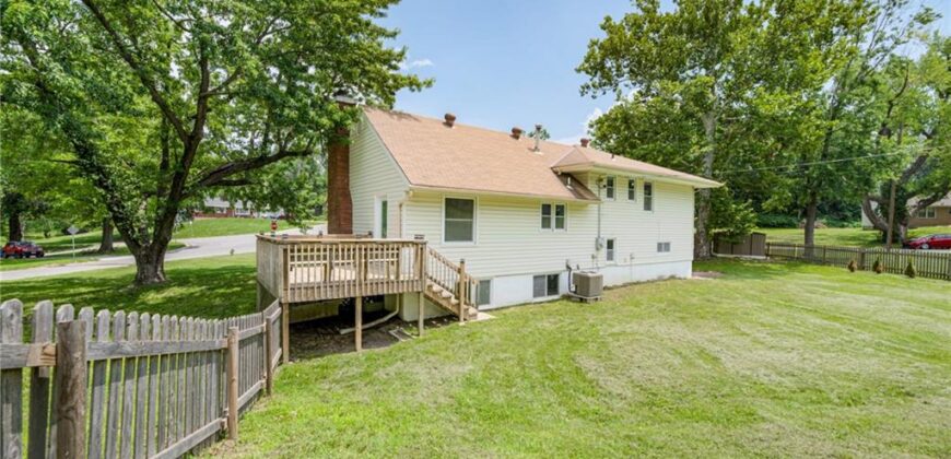 6502 N Main Street, Gladstone, MO 64118