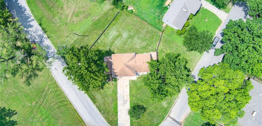 6502 N Main Street, Gladstone, MO 64118