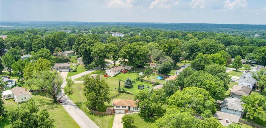 6502 N Main Street, Gladstone, MO 64118