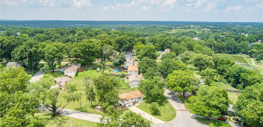 6502 N Main Street, Gladstone, MO 64118