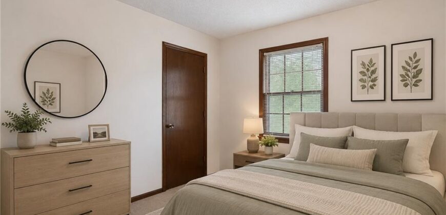10305 NW Meadow Lane Circle, Kansas City, MO 64152