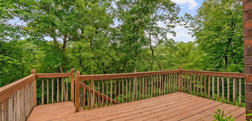 10305 NW Meadow Lane Circle, Kansas City, MO 64152