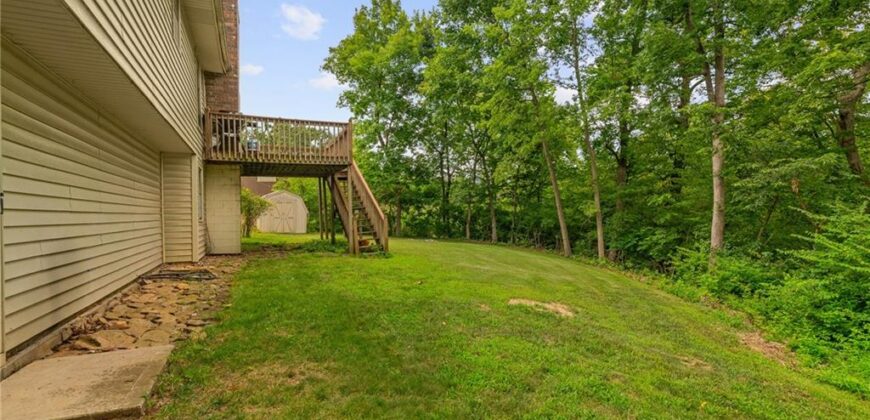 10305 NW Meadow Lane Circle, Kansas City, MO 64152