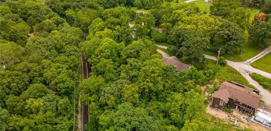 10305 NW Meadow Lane Circle, Kansas City, MO 64152