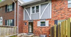 7104 NW Chapel Woods Lane, Kansas City, MO 64152