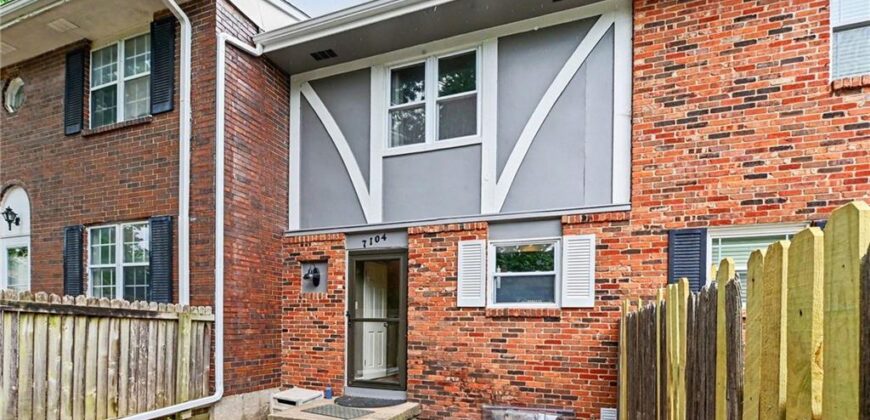 7104 NW Chapel Woods Lane, Kansas City, MO 64152