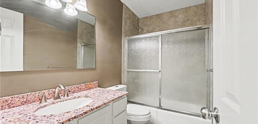 7104 NW Chapel Woods Lane, Kansas City, MO 64152