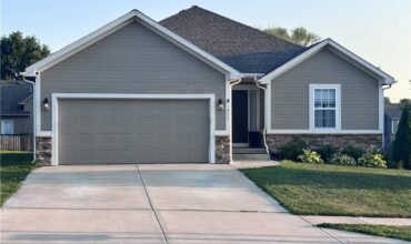 911 W 8th Avenue, Kearney, MO 64060