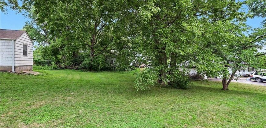 4945 N Lister Avenue, Kansas City, MO 64119
