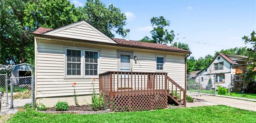 6308 Ravena Road, Pleasant Valley, MO 64068