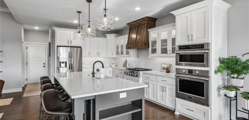 2211 Foxtail Drive, Kearney, MO 64060