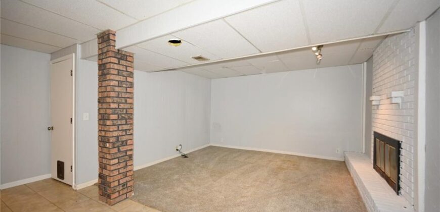7320 NW 78th Street, Kansas City, MO 64152