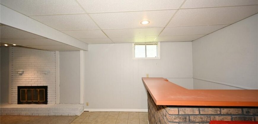 7320 NW 78th Street, Kansas City, MO 64152