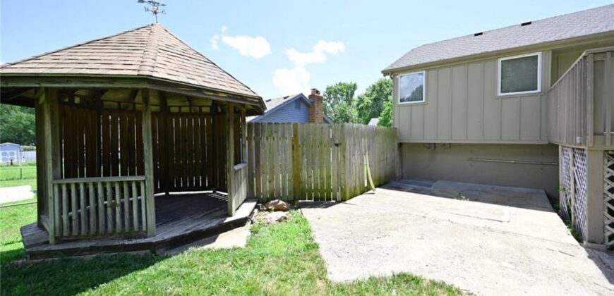 7320 NW 78th Street, Kansas City, MO 64152