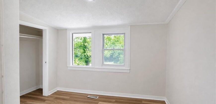 5239 N BRISTOL Avenue, Kansas City, MO 64119
