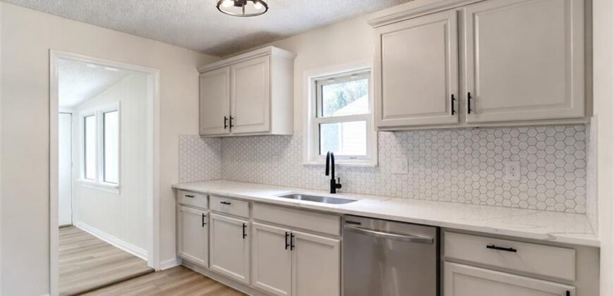 5239 N BRISTOL Avenue, Kansas City, MO 64119