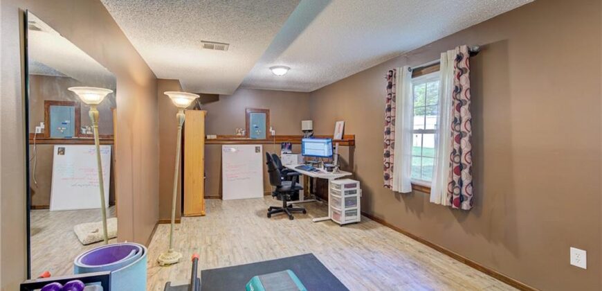 6804 Jason Smith Court, Gladstone, MO 64118