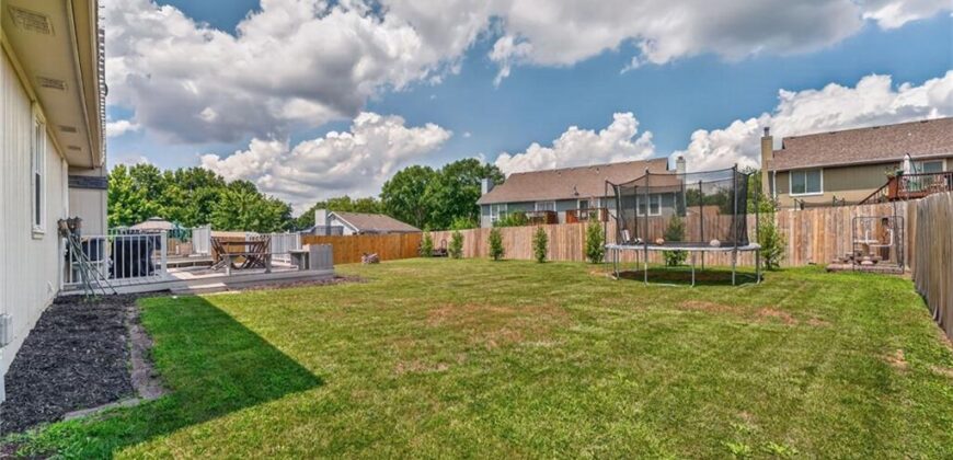 503 NEWPORT Drive, Smithville, MO 64089