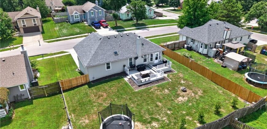 503 NEWPORT Drive, Smithville, MO 64089