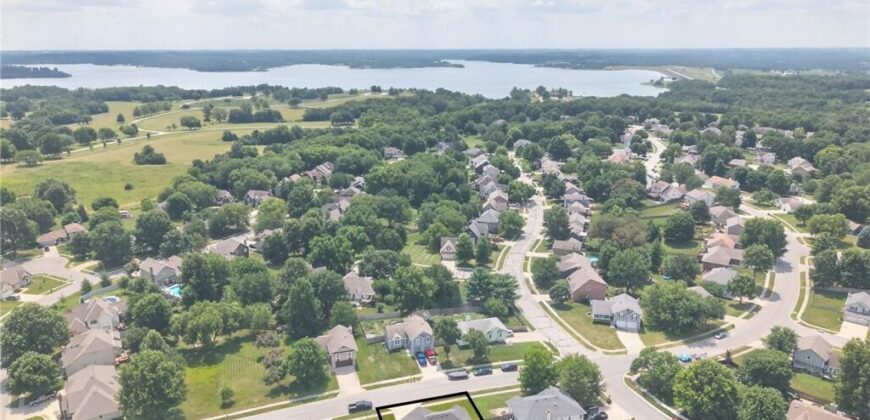 503 NEWPORT Drive, Smithville, MO 64089
