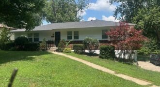 2308 NW Powderhorn Drive, Kansas City, MO 64154