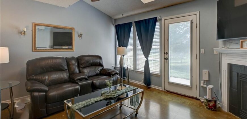 8112 N Lawn Avenue, Kansas City, MO 64119