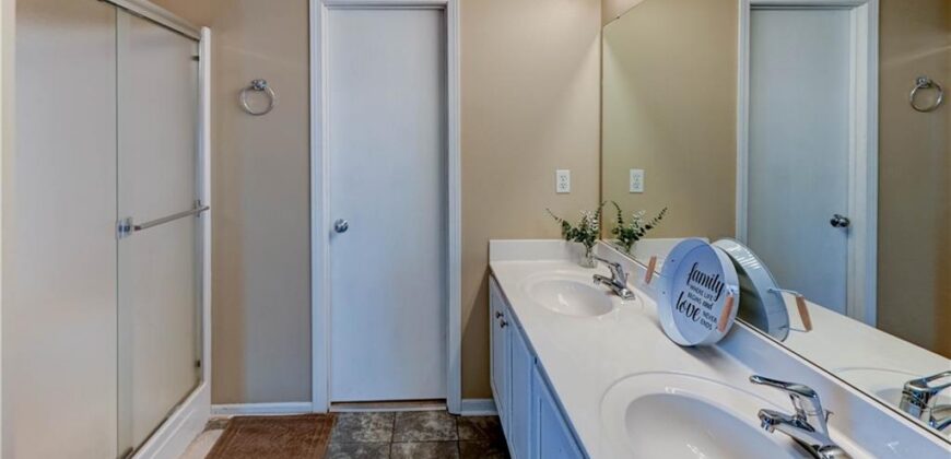 8112 N Lawn Avenue, Kansas City, MO 64119