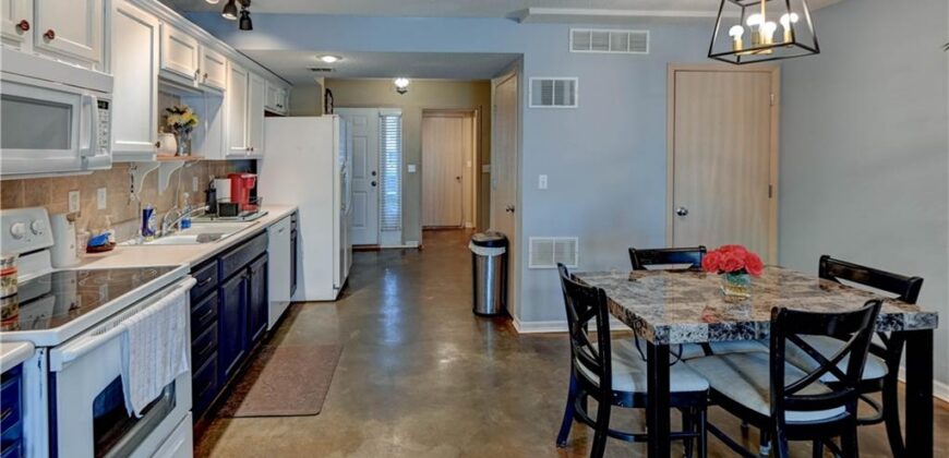 8112 N Lawn Avenue, Kansas City, MO 64119