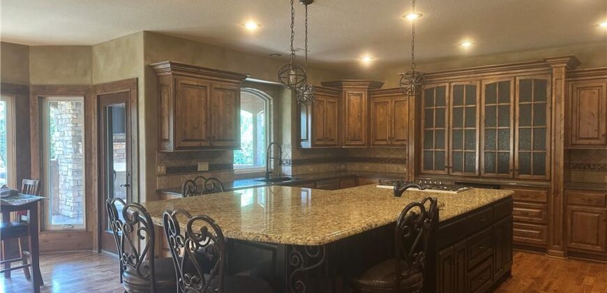 9415 N Kensington Avenue, Kansas City, MO 64156