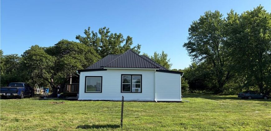 7560 Hoover Road, Smithville, MO 64089