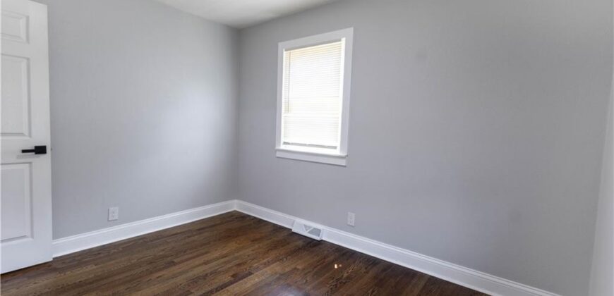 6409 N Woodland Avenue, Gladstone, MO 64118