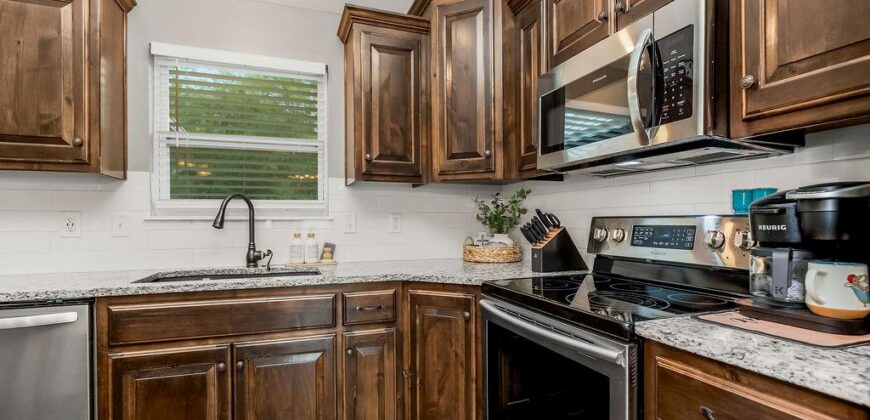 915 W 7th Avenue, Kearney, MO 64060