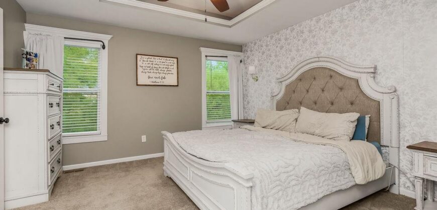 915 W 7th Avenue, Kearney, MO 64060