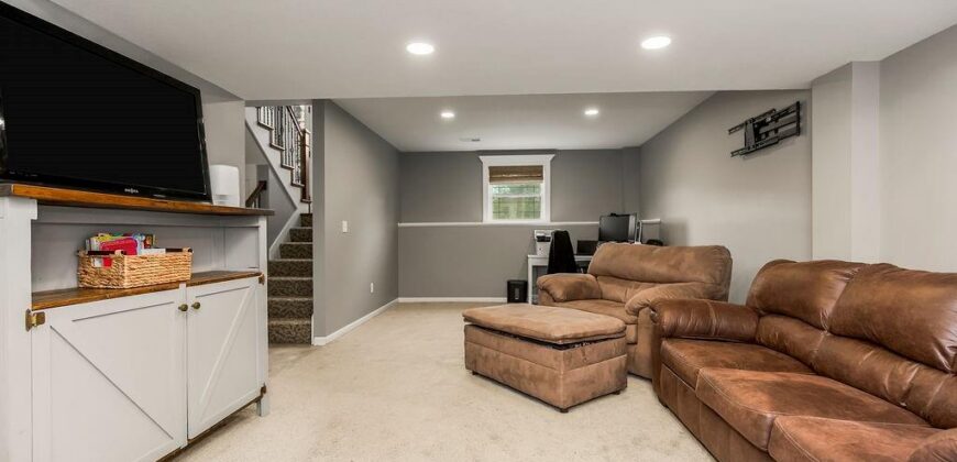 915 W 7th Avenue, Kearney, MO 64060