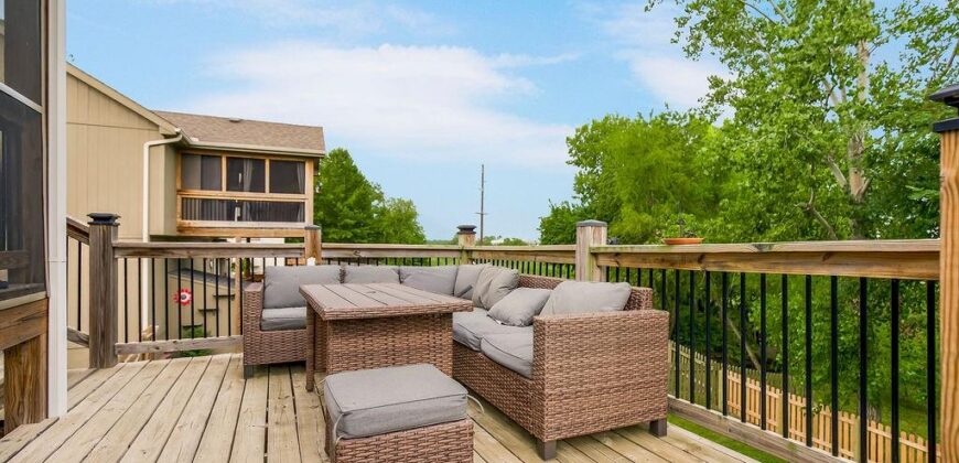 915 W 7th Avenue, Kearney, MO 64060