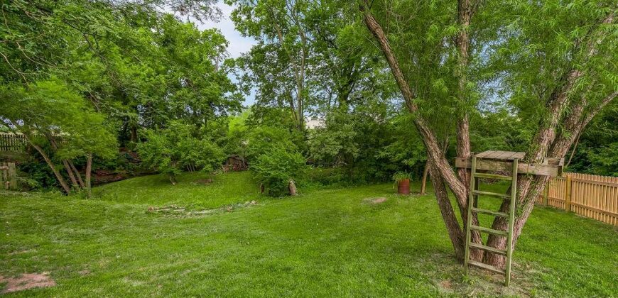 915 W 7th Avenue, Kearney, MO 64060