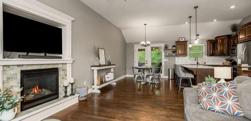 915 W 7th Avenue, Kearney, MO 64060