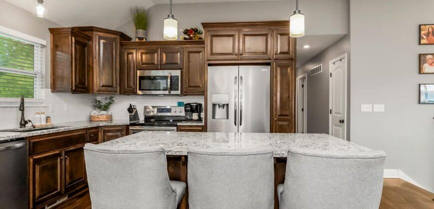 915 W 7th Avenue, Kearney, MO 64060