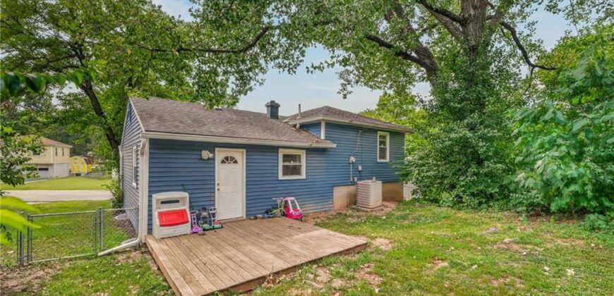 4925 N Smalley Avenue, Kansas City, MO 64119