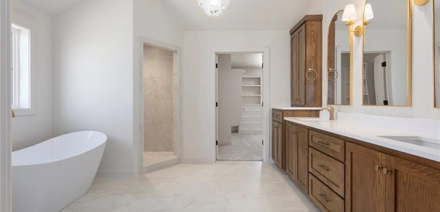 5518 NW Thousand Oaks Drive, Parkville, MO 64152