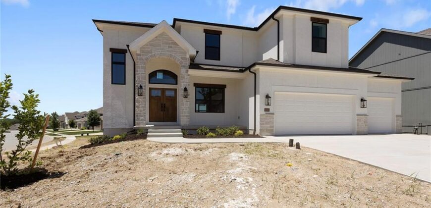 5518 NW Thousand Oaks Drive, Parkville, MO 64152