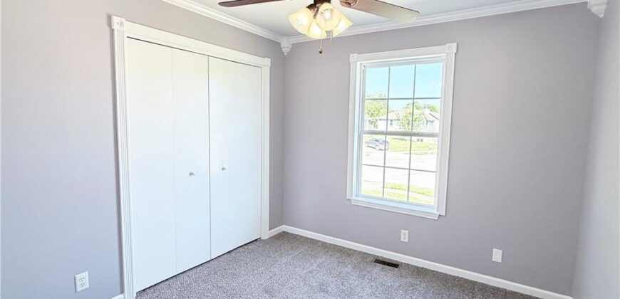 1101 E 18th Street, Kearney, MO 64060