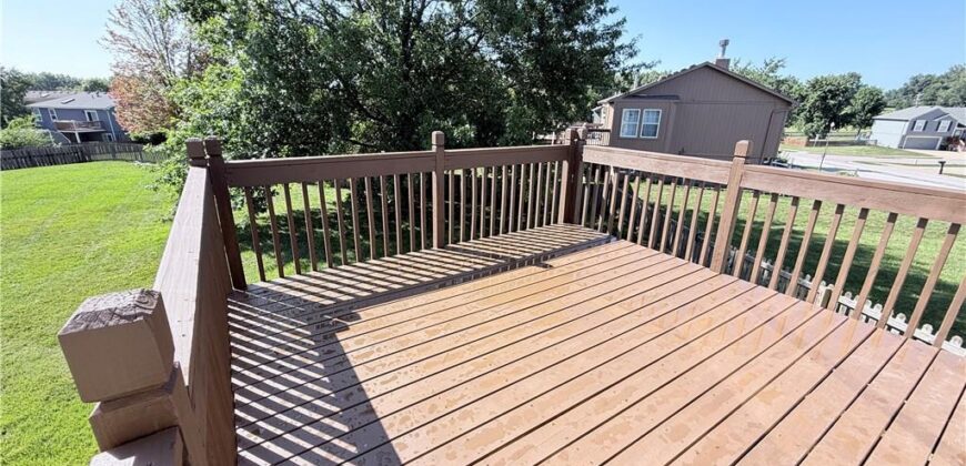 1101 E 18th Street, Kearney, MO 64060