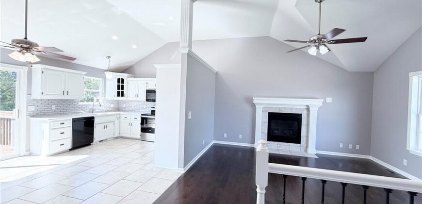 1101 E 18th Street, Kearney, MO 64060