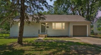 1211 NE 67th Place, Gladstone, MO 64118
