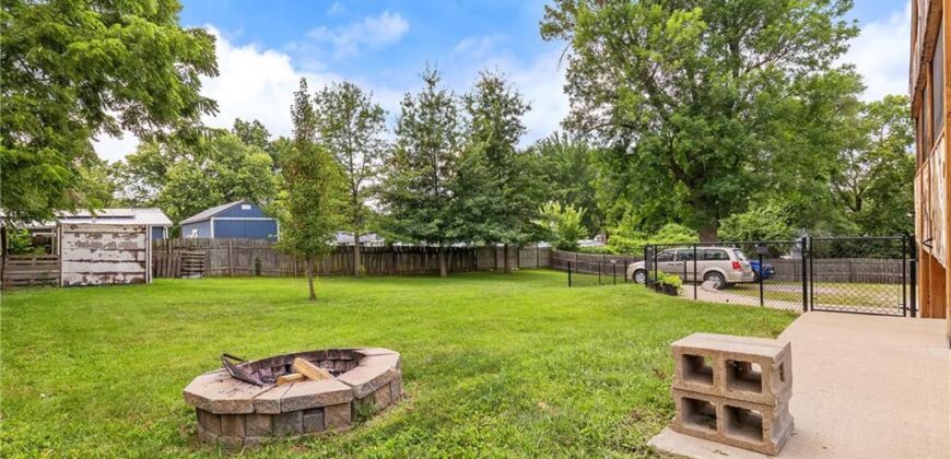 7108 N Kranz Road, Gladstone, MO 64118
