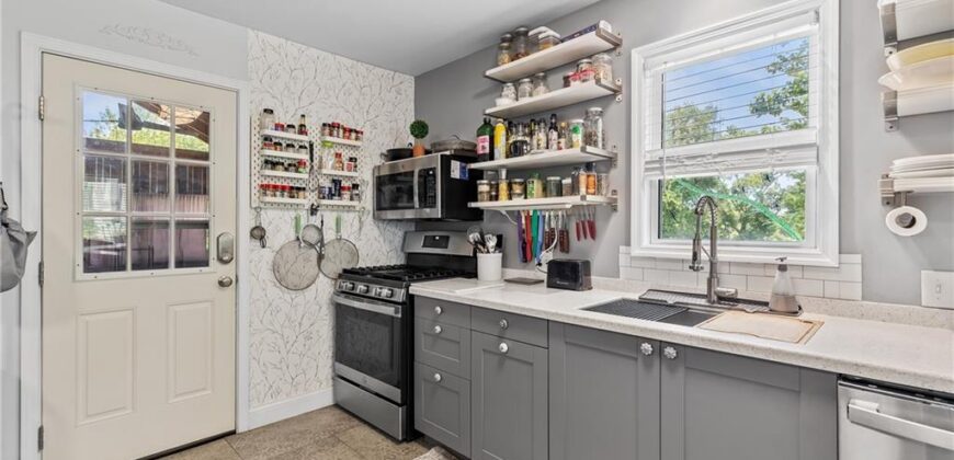 7108 N Kranz Road, Gladstone, MO 64118