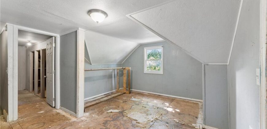 5234 NE Barnes Avenue, Kansas City, MO 64119