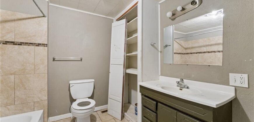5234 NE Barnes Avenue, Kansas City, MO 64119